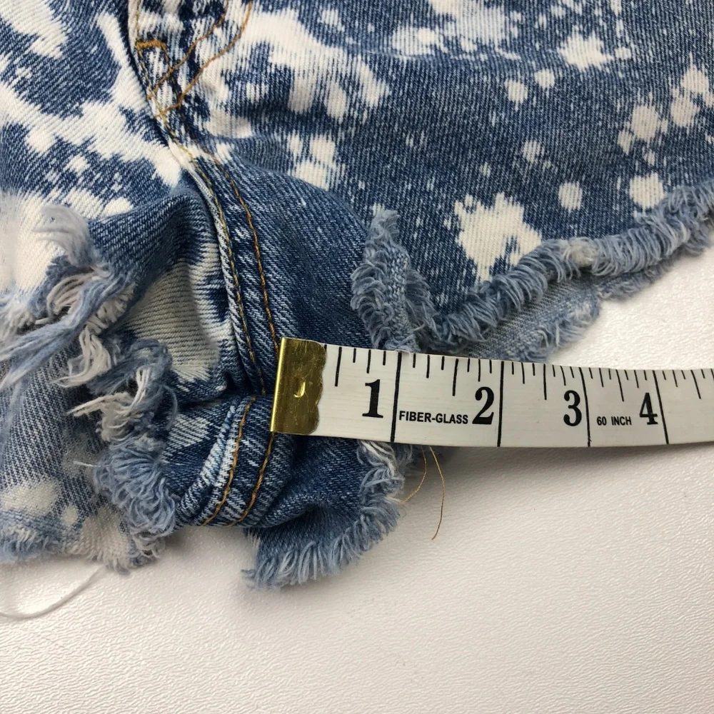 Levi's Bleached Cut Off Jean Shorts - Picture 5 of 7